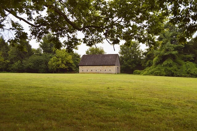 barn